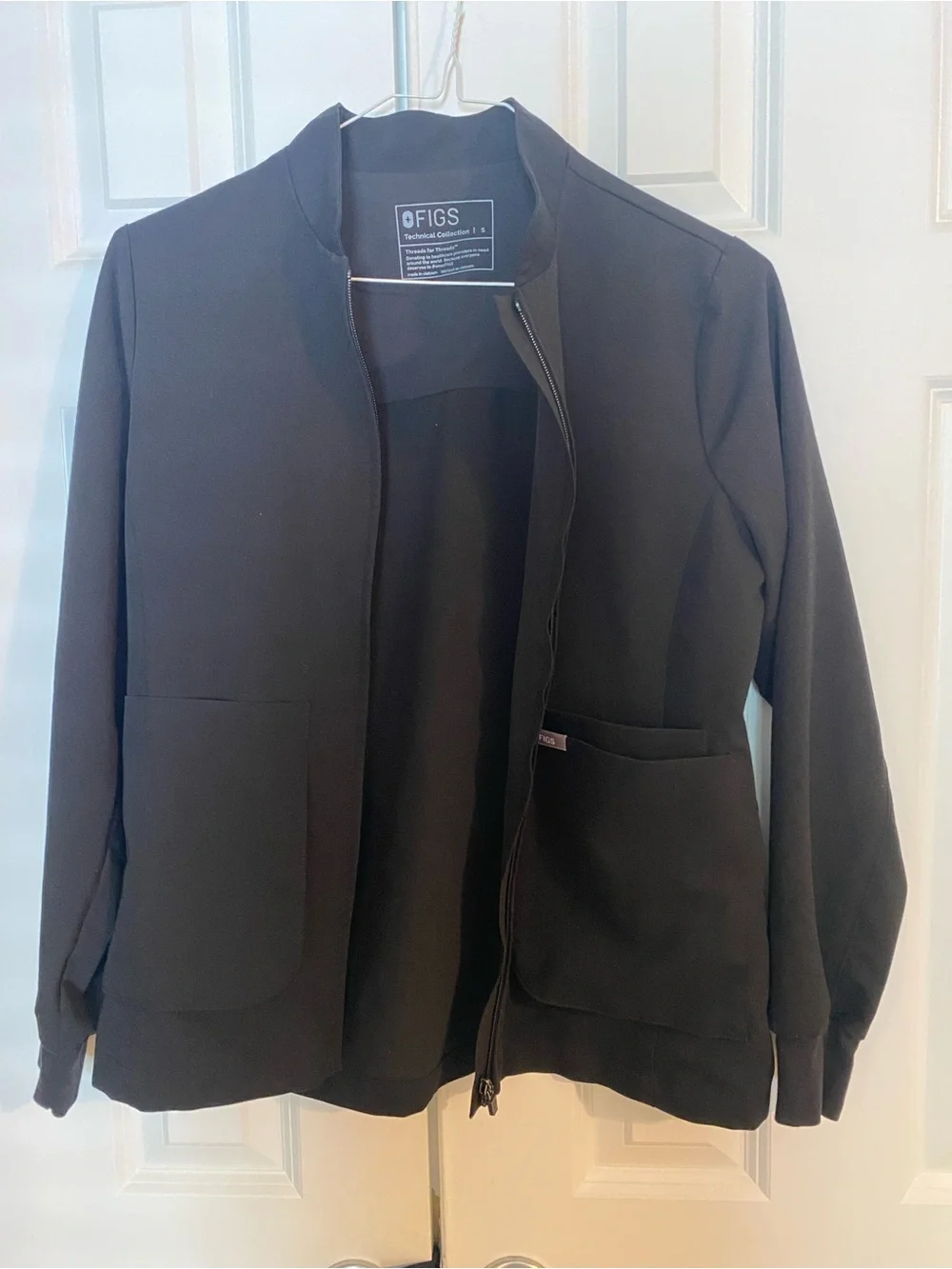 Figs Black Zip-Front Scrub Jacket - Picture 6 of 7